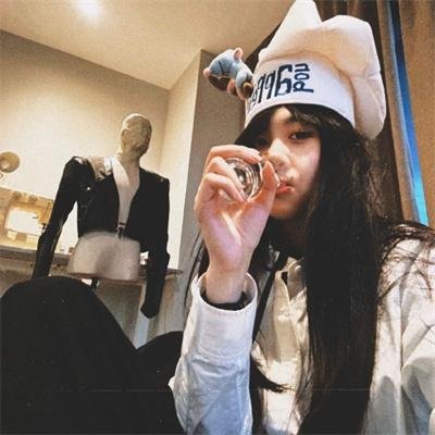 为黛茜小姐开车